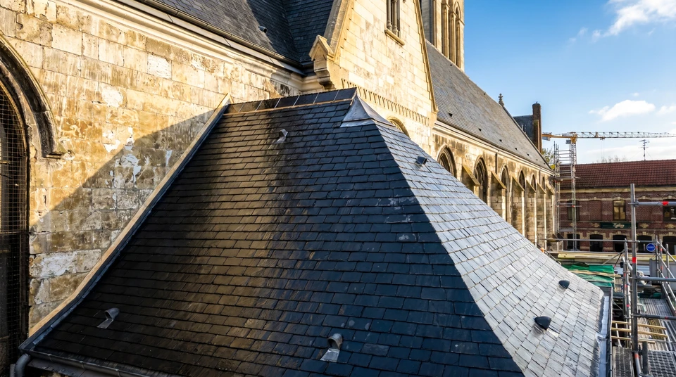 Toiture installation d'une nouvelle fenêtre de toit